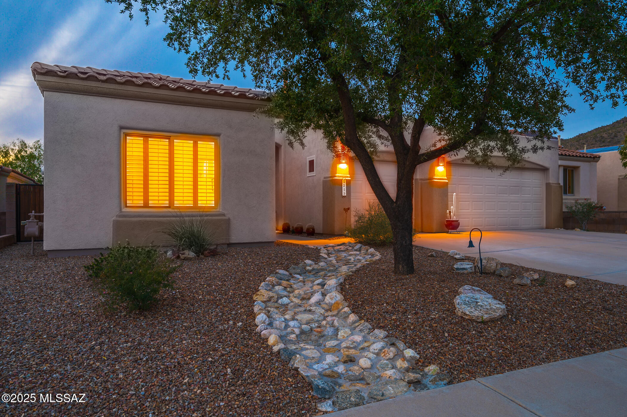 Tucson, Arizona, 85749, United States, 3 Bedrooms Bedrooms, ,3 BathroomsBathrooms,Residential,For Sale,1999814