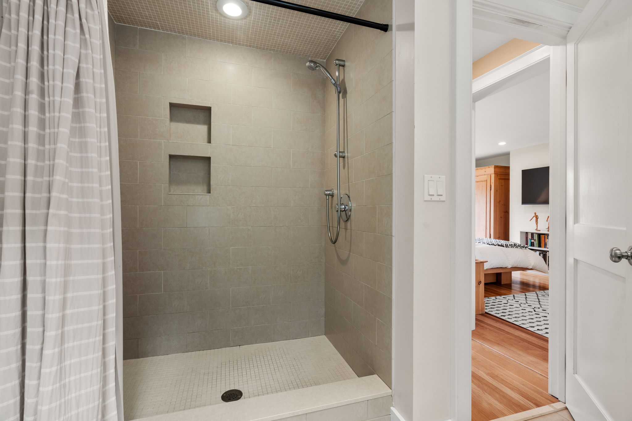  16 Lewis Street, Newton, MA, 02458 - 物件實景