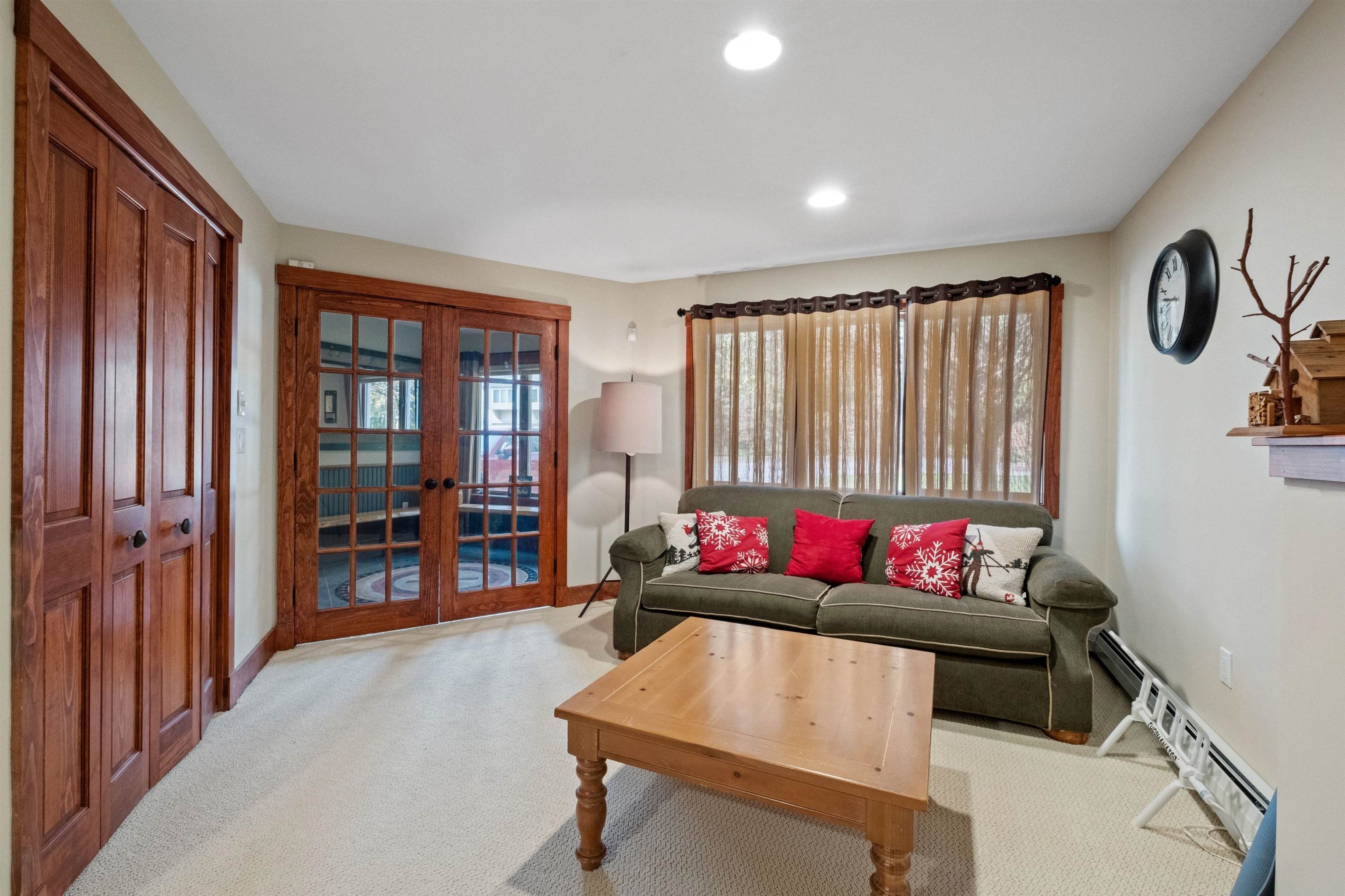 Lincoln, New Hampshire, 03251, United States, 4 Bedrooms Bedrooms, ,1 BathroomBathrooms,Residential,For Sale,1976303