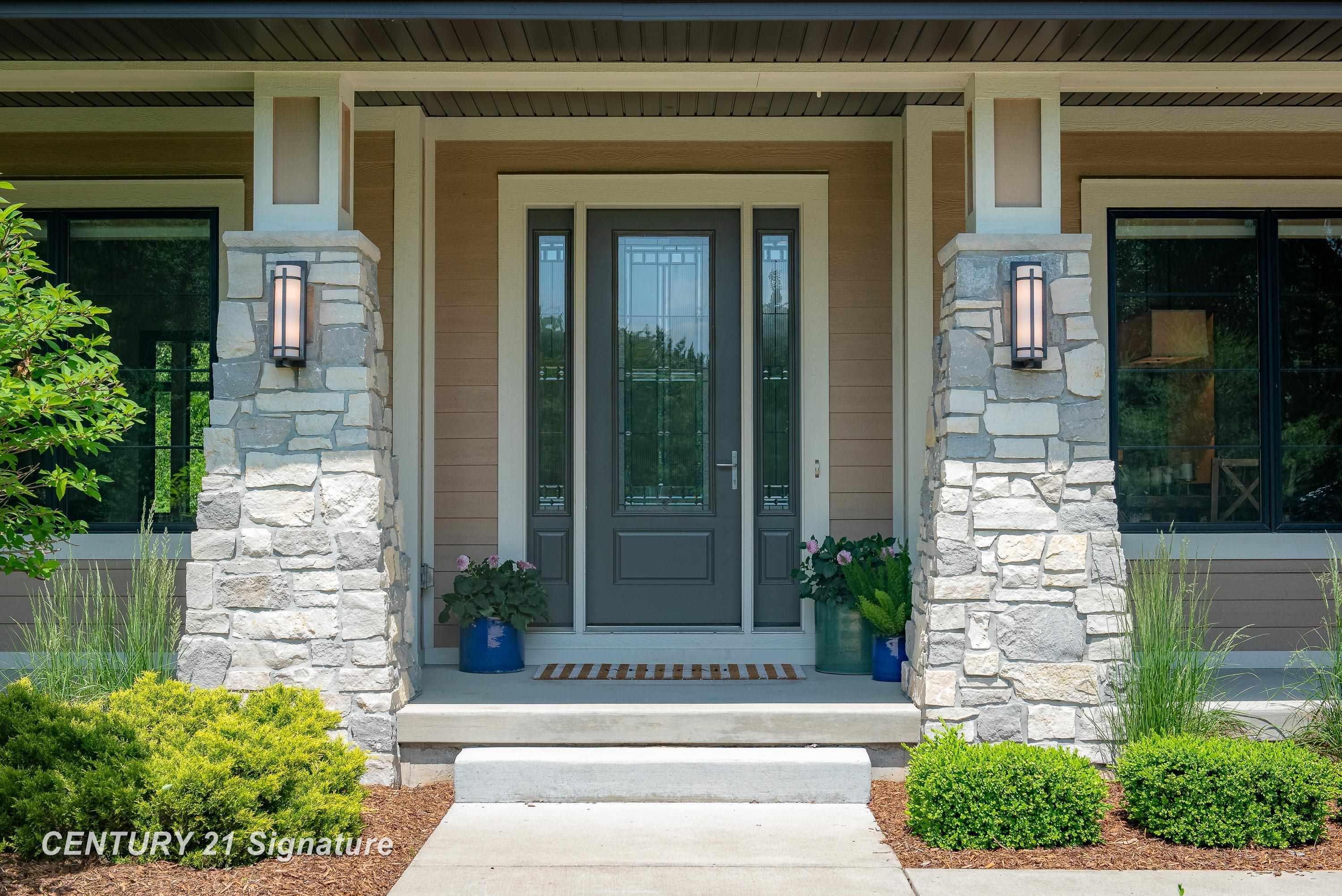 Midland, Michigan, 48642, United States, 4 Bedrooms Bedrooms, ,5 BathroomsBathrooms,Residential,For Sale,1975618