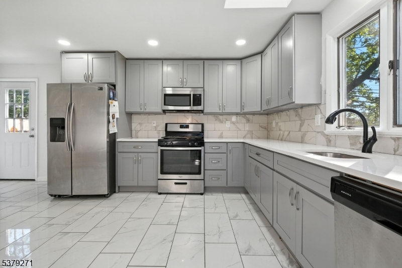 Kenilworth Boro, New Jersey, 07033-2046, United States, 3 Bedrooms Bedrooms, ,3 BathroomsBathrooms,Residential,For Sale,1977476