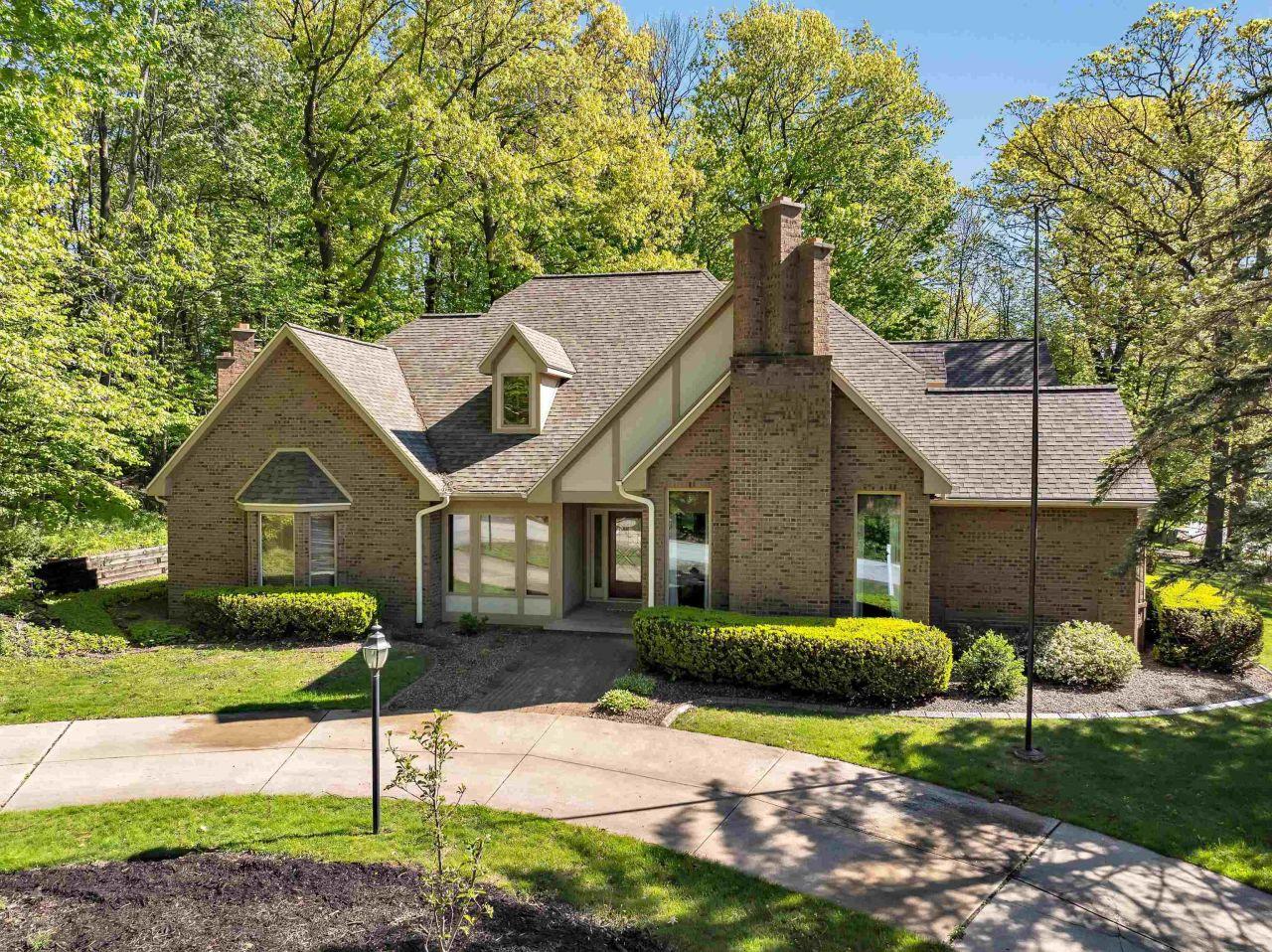 GREEN BAY, Wisconsin, 54313, United States, 5 Bedrooms Bedrooms, ,4 BathroomsBathrooms,Residential,For Sale,1768354