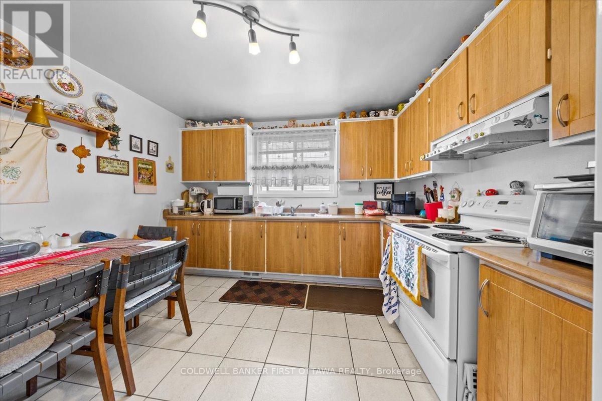 Ottawa, Ontario, K2B 6B9, CA, 7 Bedrooms Bedrooms, ,3 BathroomsBathrooms,Residential,For Sale,1903651