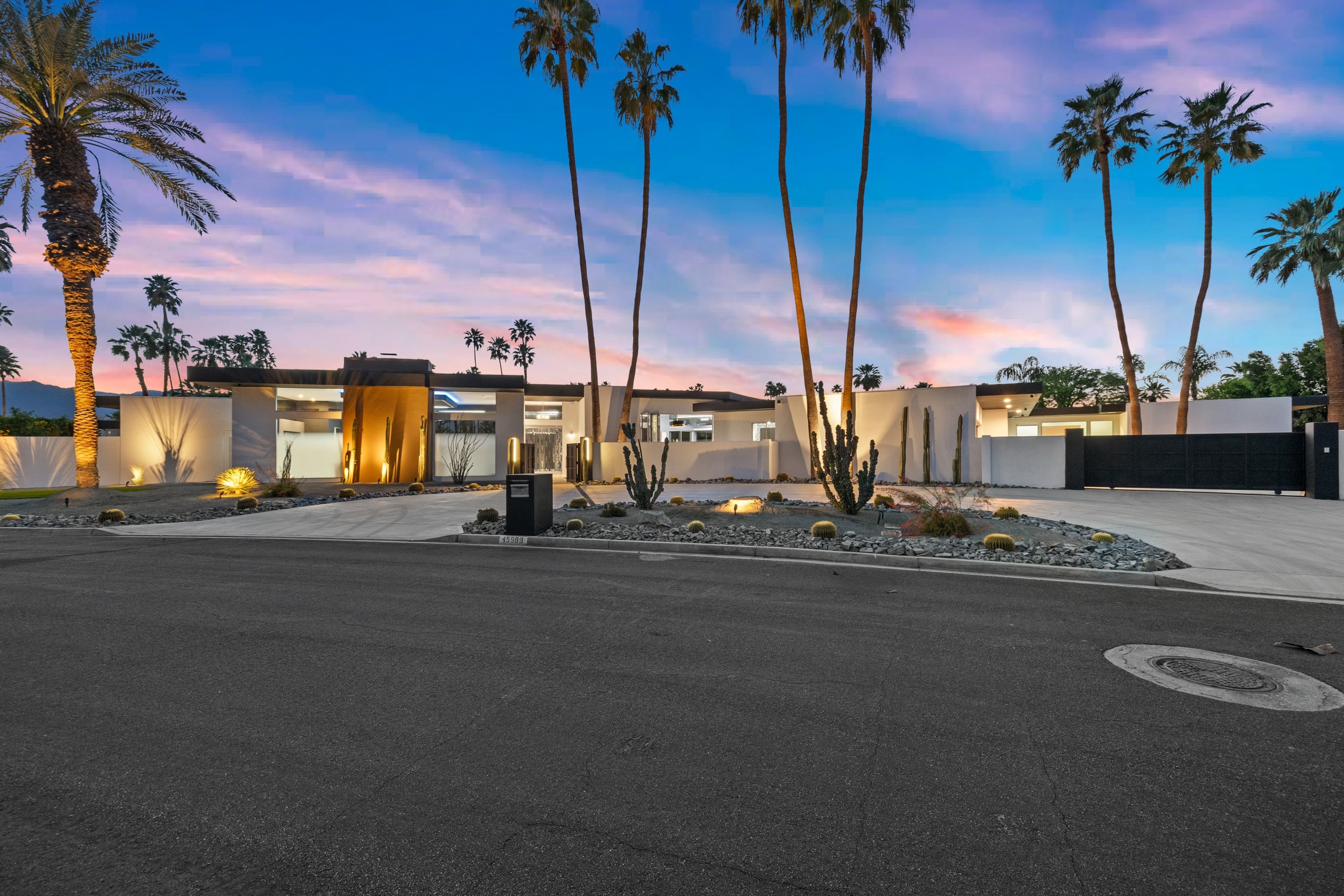  Custom Contemporary On Rare Double Indian Wells Lot - 物件實景