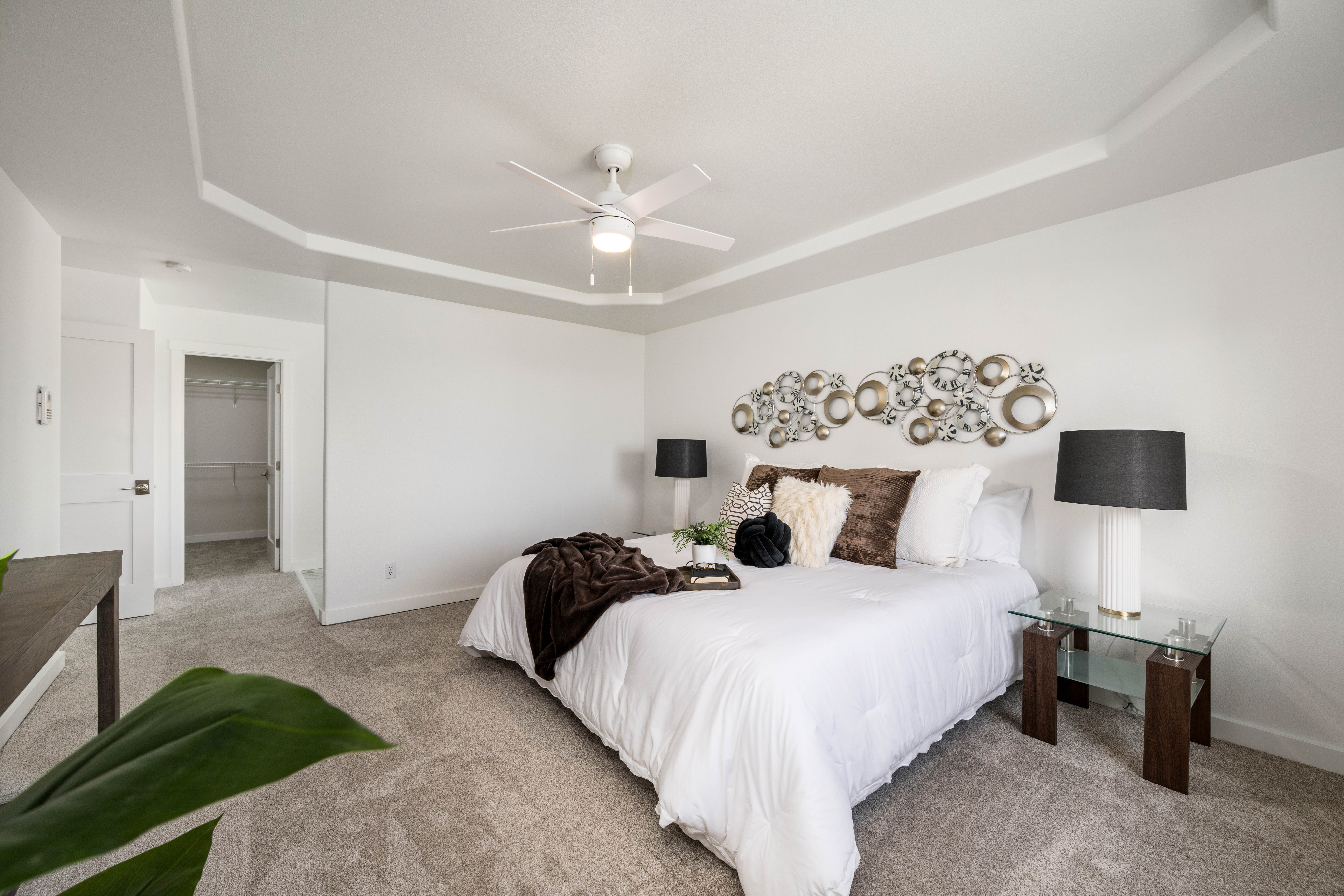  Prime Location, Private & Thoroughly Updated - 物件實景