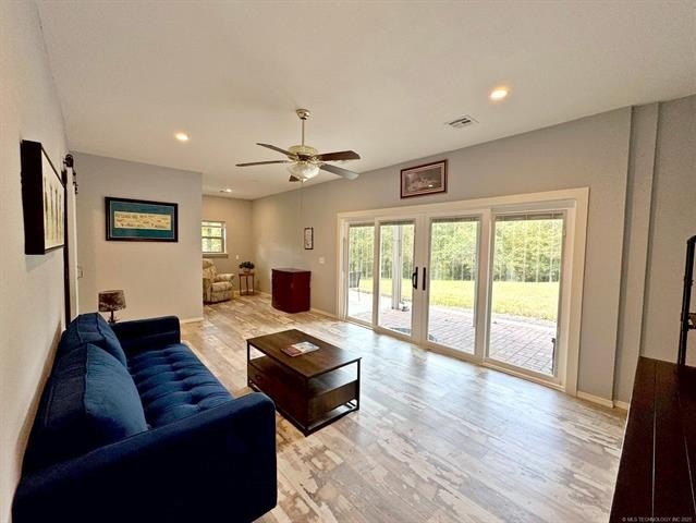 Hulbert, Oklahoma, 74441, United States, 3 Bedrooms Bedrooms, ,2 BathroomsBathrooms,Residential,For Sale,1976357