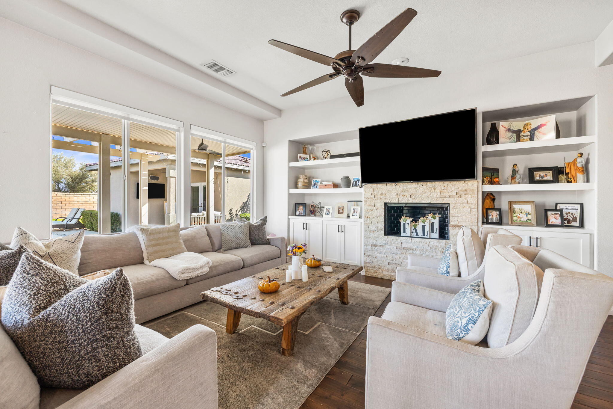 La Quinta, California, 92253, United States, 5 Bedrooms Bedrooms, ,3 BathroomsBathrooms,Residential,For Sale,1998389