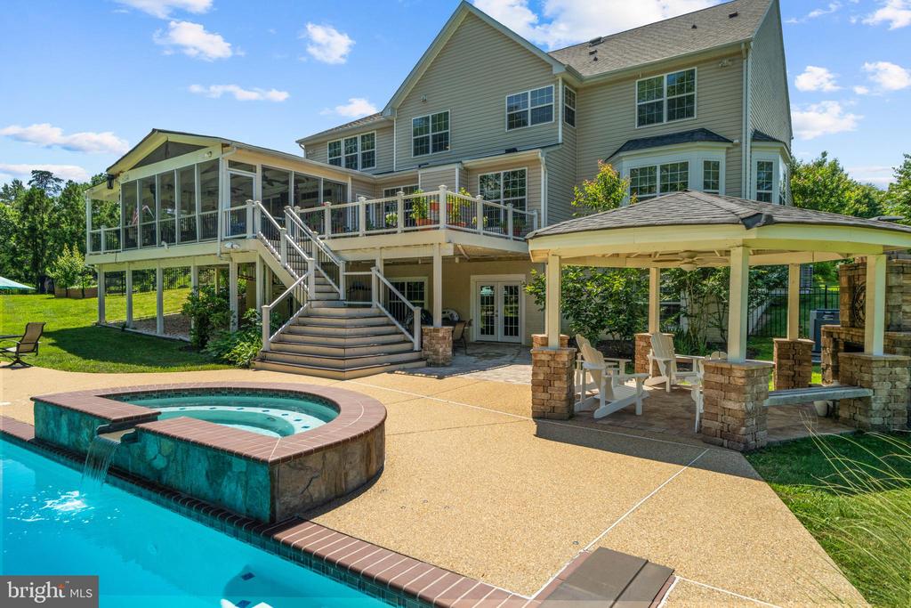 Broadlands, Virginia, 20148, United States, 5 Bedrooms Bedrooms, ,5 BathroomsBathrooms,Residential,For Sale,1977540