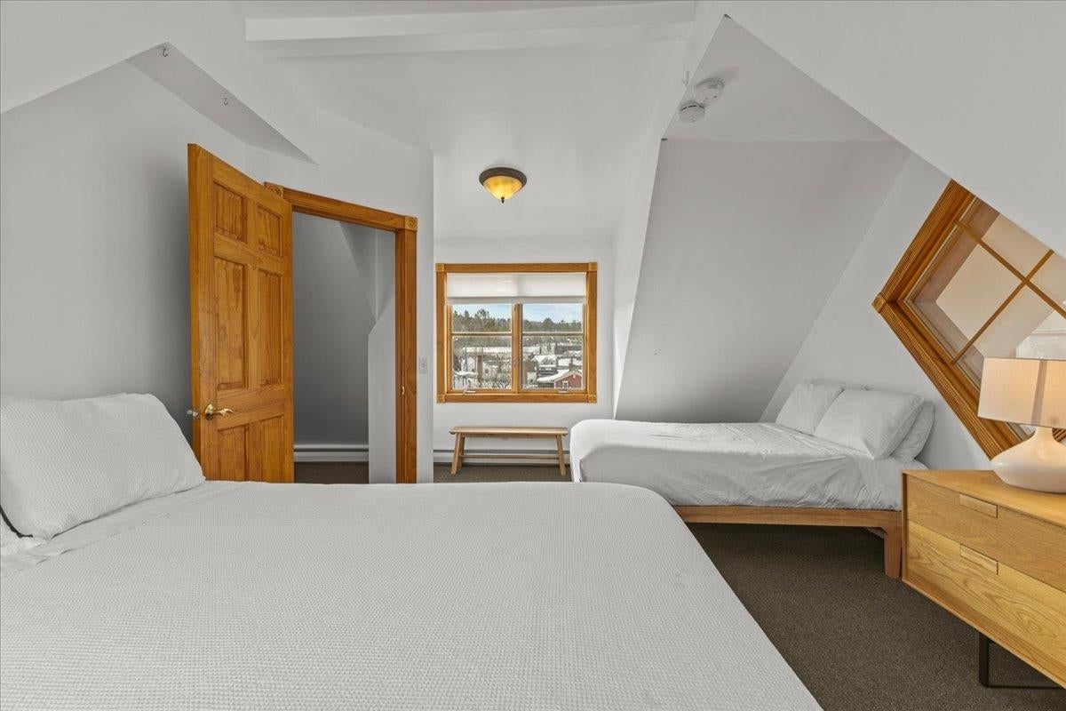 Stowe, Vermont, 05672, United States, 2 Bedrooms Bedrooms, ,1 BathroomBathrooms,Residential,For Sale,1746592