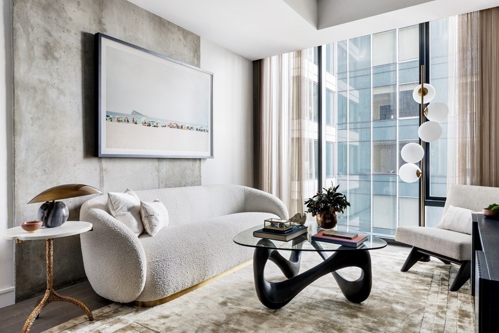 Boston, Massachusetts, 02116, United States, 1 Bedroom Bedrooms, ,1 BathroomBathrooms,Residential,For Sale,2002217