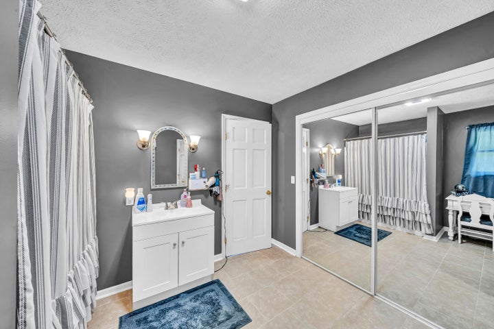 Vanceburg, Kentucky, 41179, United States, 4 Bedrooms Bedrooms, ,2 BathroomsBathrooms,Residential,For Sale,1984182