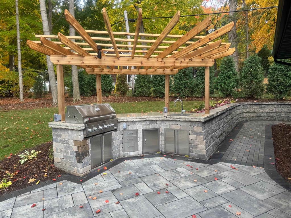 Madison, Wisconsin, 53704, United States, 4 Bedrooms Bedrooms, ,5 BathroomsBathrooms,Residential,For Sale,1973906