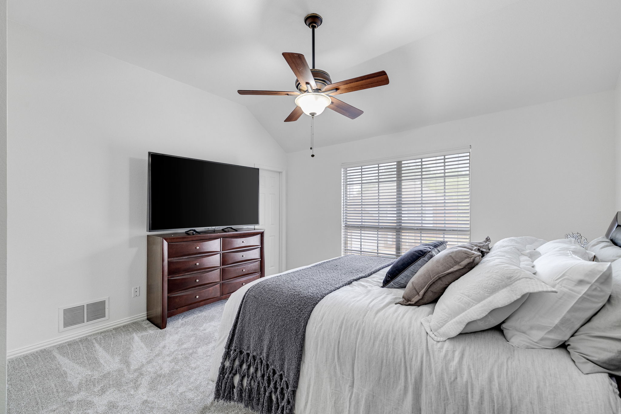  115 Saint James Road, Irving, TX, 75063 - 物件實景