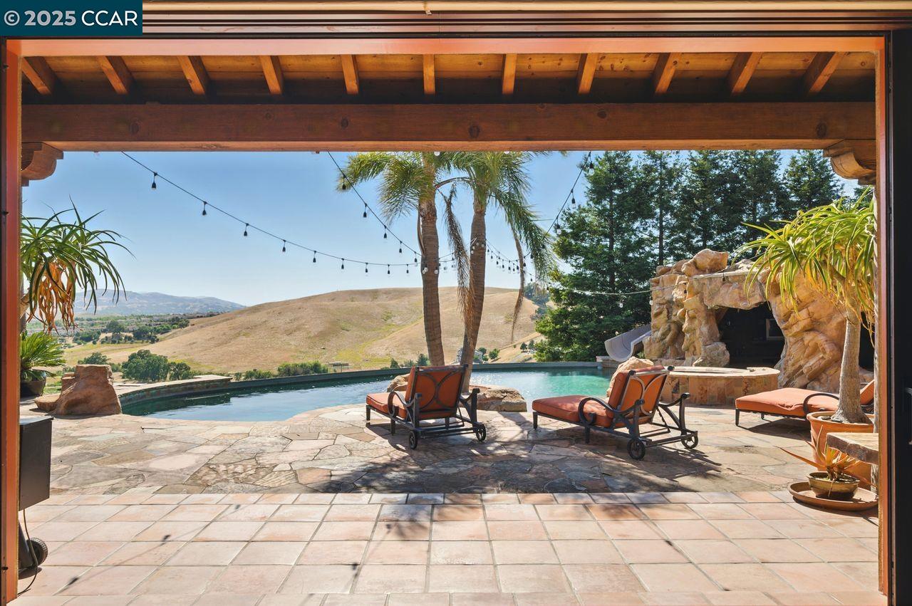 Danville, California, 94506, United States, 4 Bedrooms Bedrooms, ,4 BathroomsBathrooms,Residential,For Sale,1940508