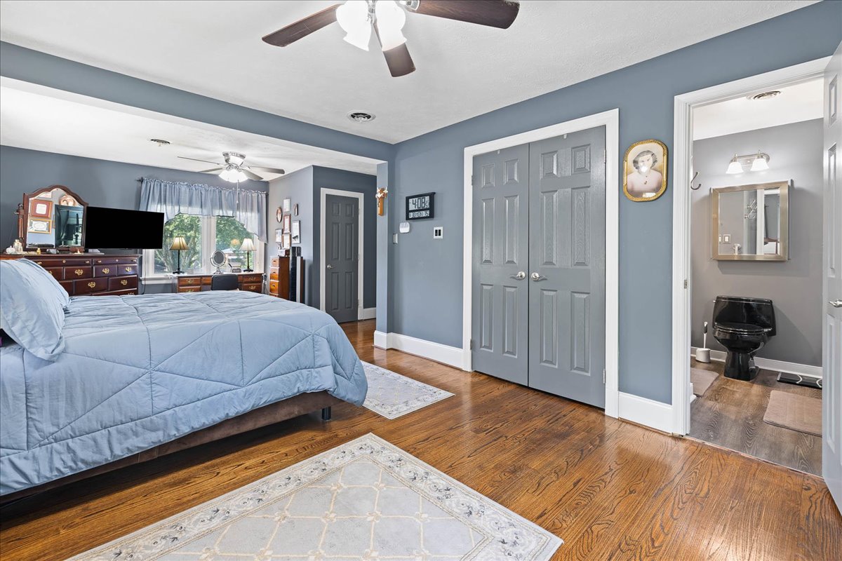 Chester, Virginia, 23831, United States, 5 Bedrooms Bedrooms, ,4 BathroomsBathrooms,Residential,For Sale,1889514