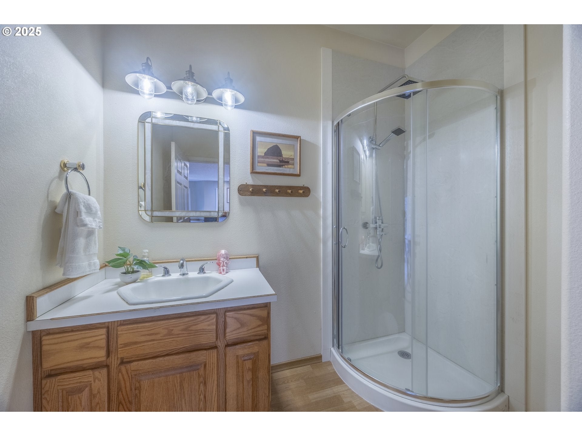 LincolnCity, Oregon, 97367, United States, 4 Bedrooms Bedrooms, ,3 BathroomsBathrooms,Residential,For Sale,1994923