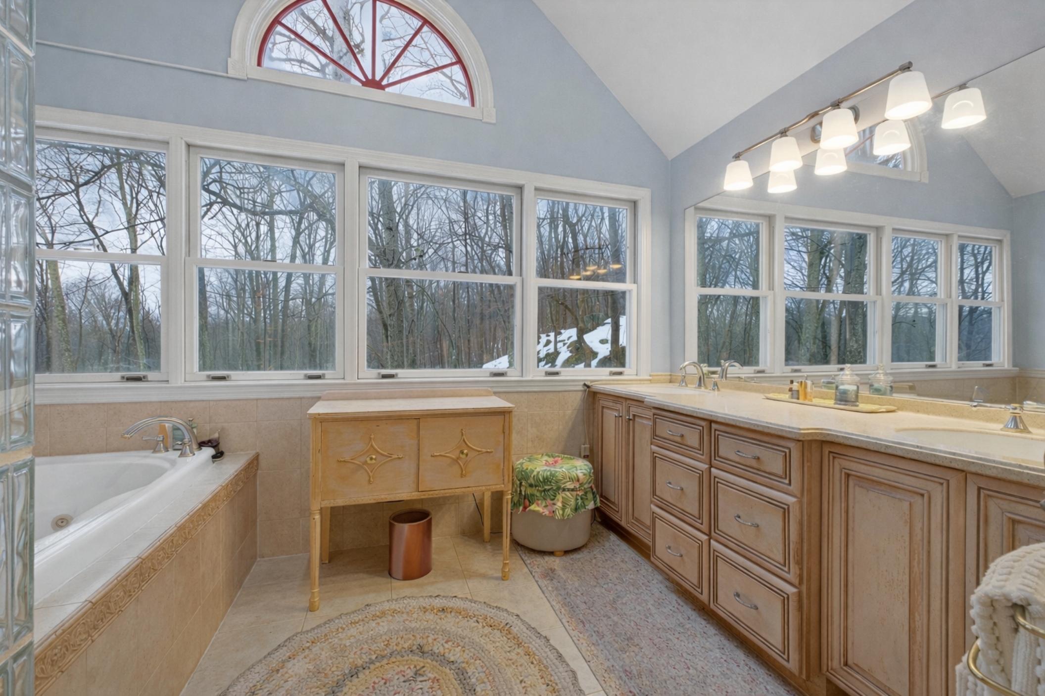  Classic Colonial on Quiet Cul-De-Sac - 物件實景