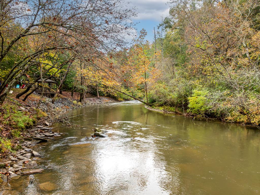 Ellijay, Georgia, 30540, United States, 3 Bedrooms Bedrooms, ,2 BathroomsBathrooms,Residential,For Sale,1972067