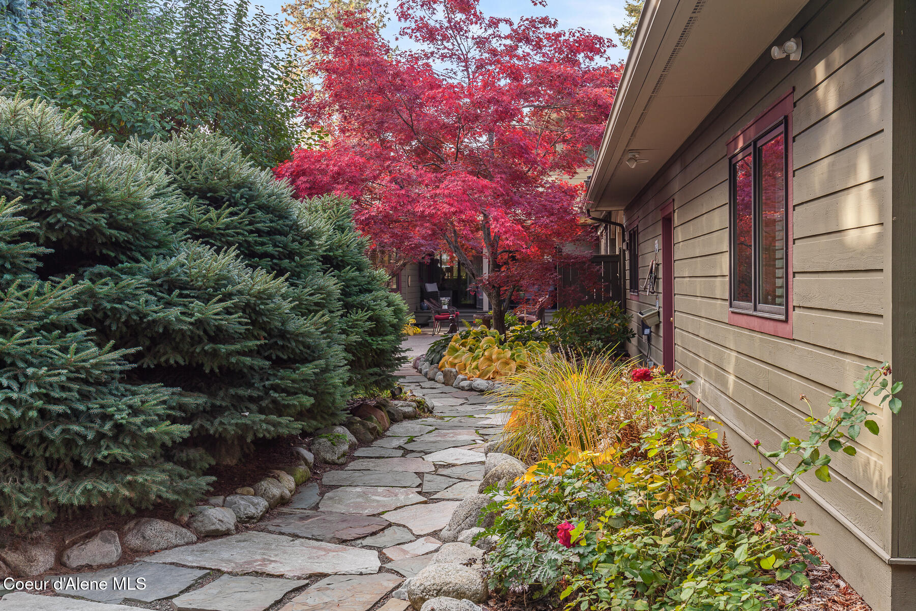 Hayden Lake, Idaho, 83835, United States, 4 Bedrooms Bedrooms, ,3 BathroomsBathrooms,Residential,For Sale,2007766