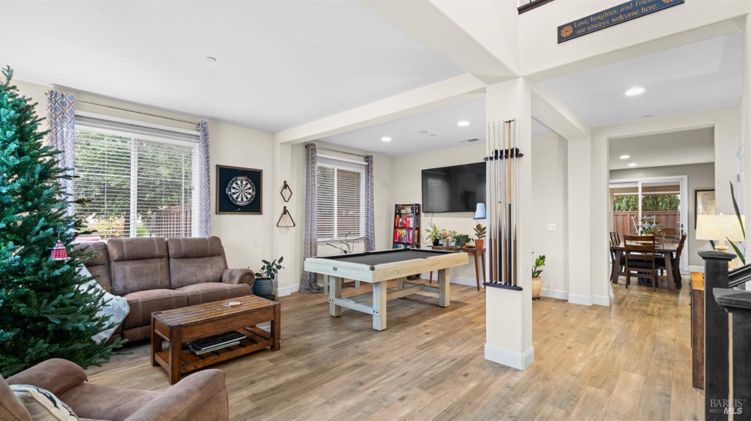 Vacaville, California, 95688, United States, 5 Bedrooms Bedrooms, ,3 BathroomsBathrooms,Residential,For Sale,2005727