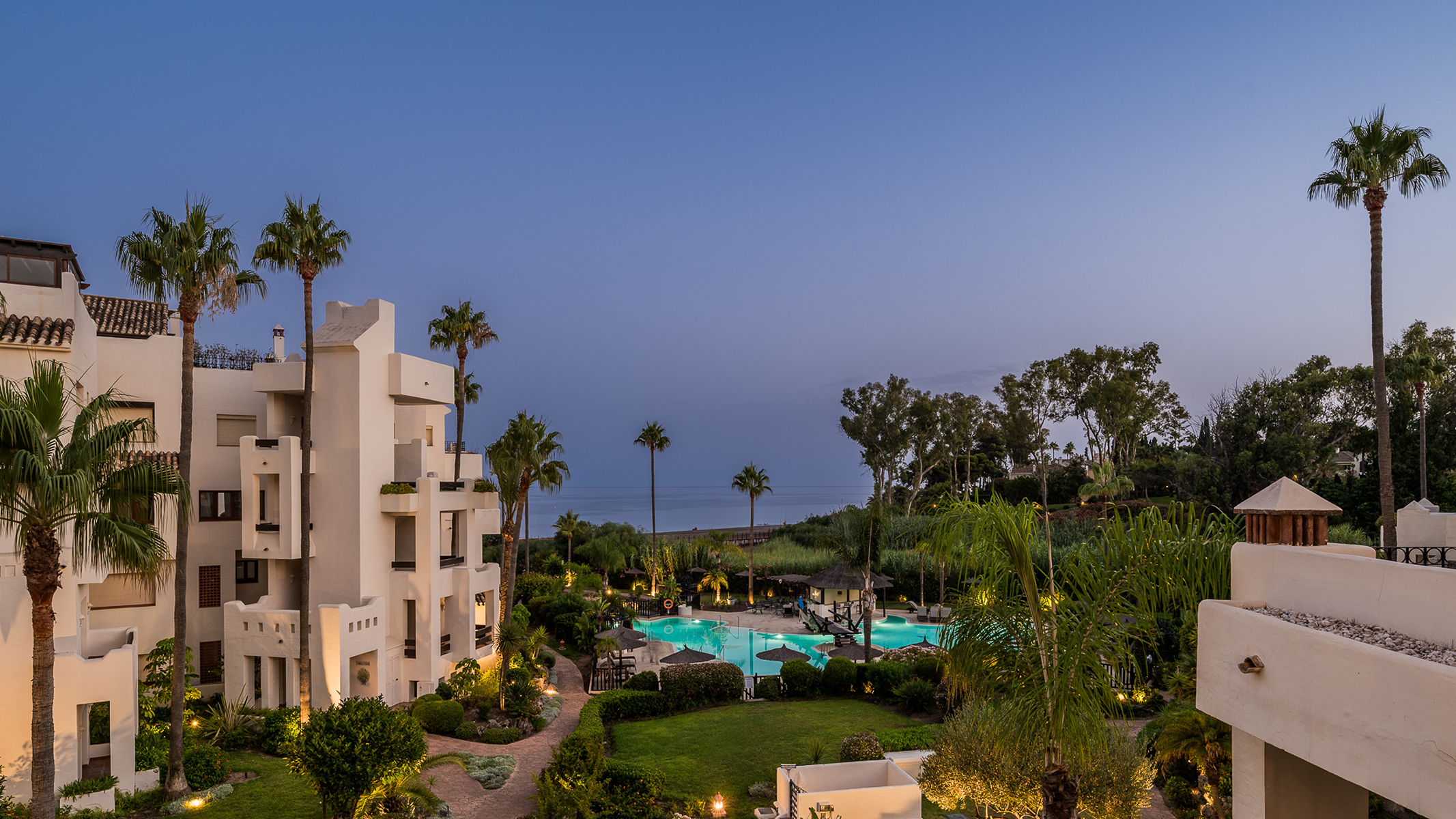  Beachfront corner apartment with expansive terrace in Estepona - 物件實景