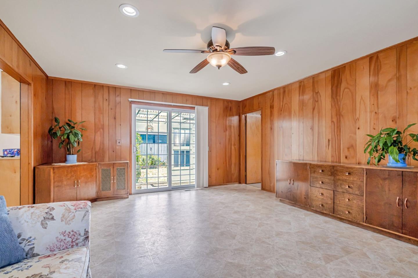 Watsonville, California, 95076, United States, 3 Bedrooms Bedrooms, ,2 BathroomsBathrooms,Residential,For Sale,1885327