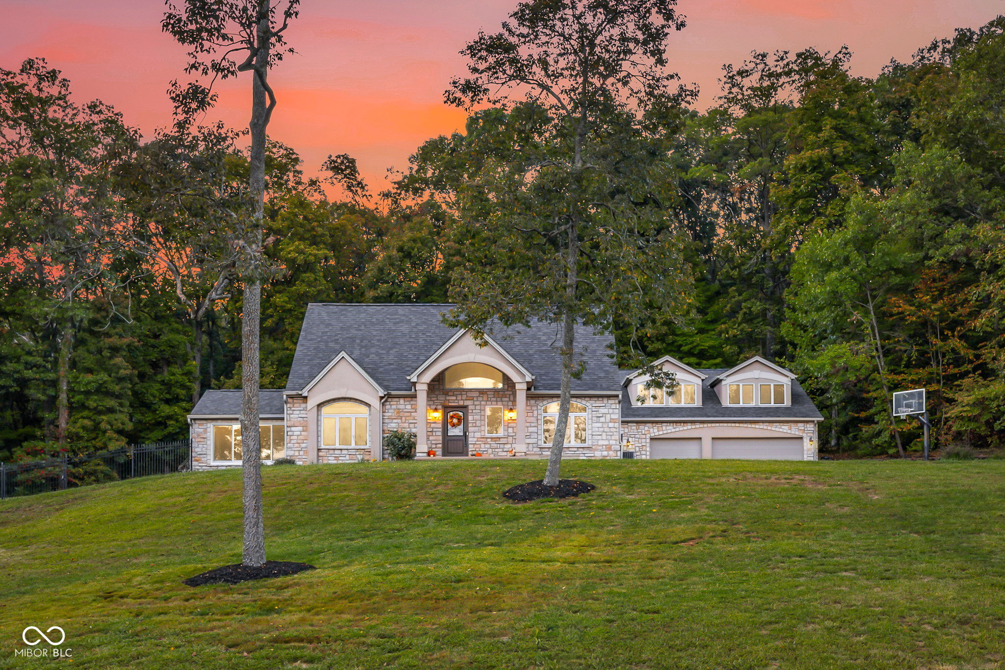 Columbus, Indiana, 47201, United States, 5 Bedrooms Bedrooms, ,6 BathroomsBathrooms,Residential,For Sale,1982008