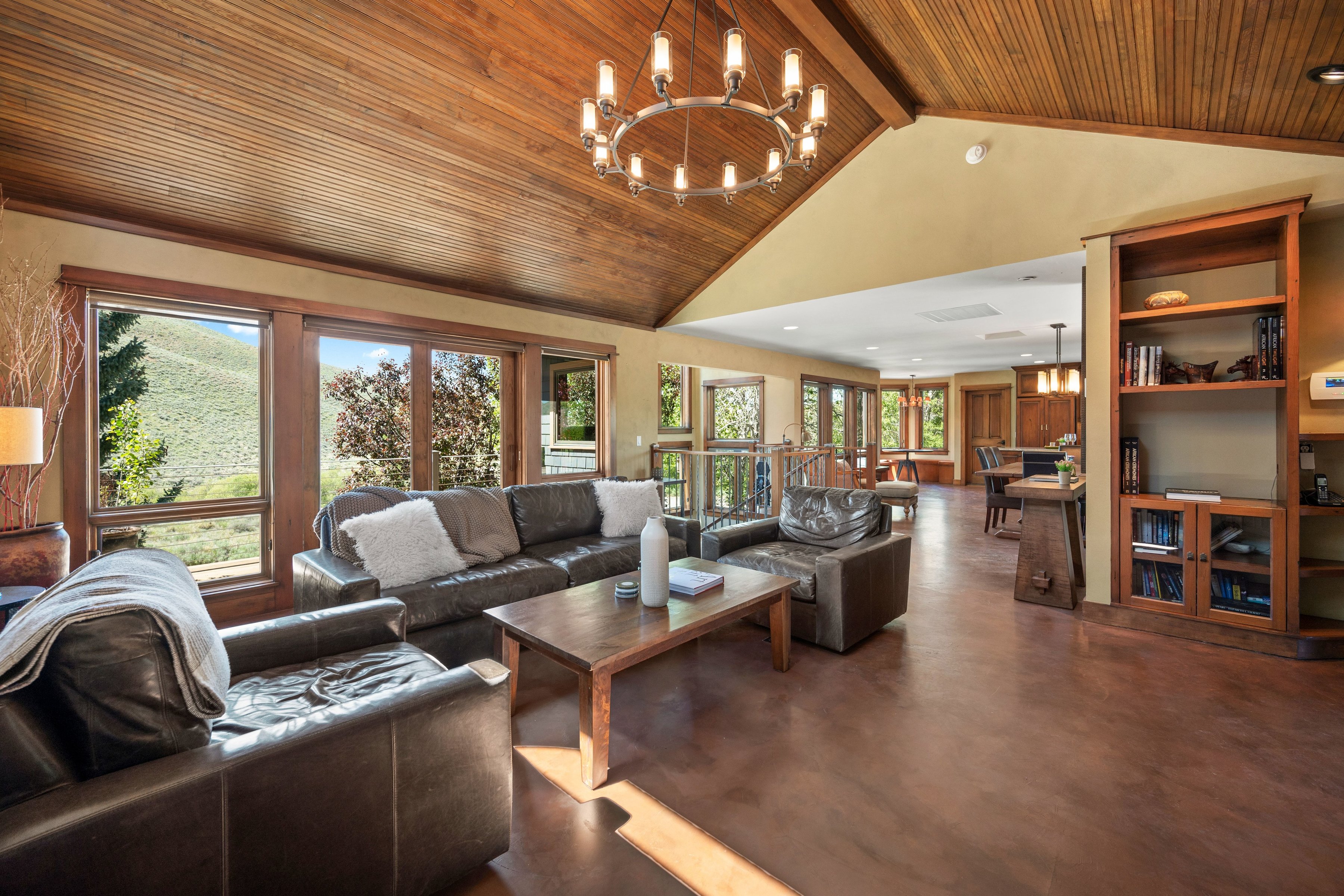  Canyon View Home on 5+ Acres with Pickleball Court - 物件實景