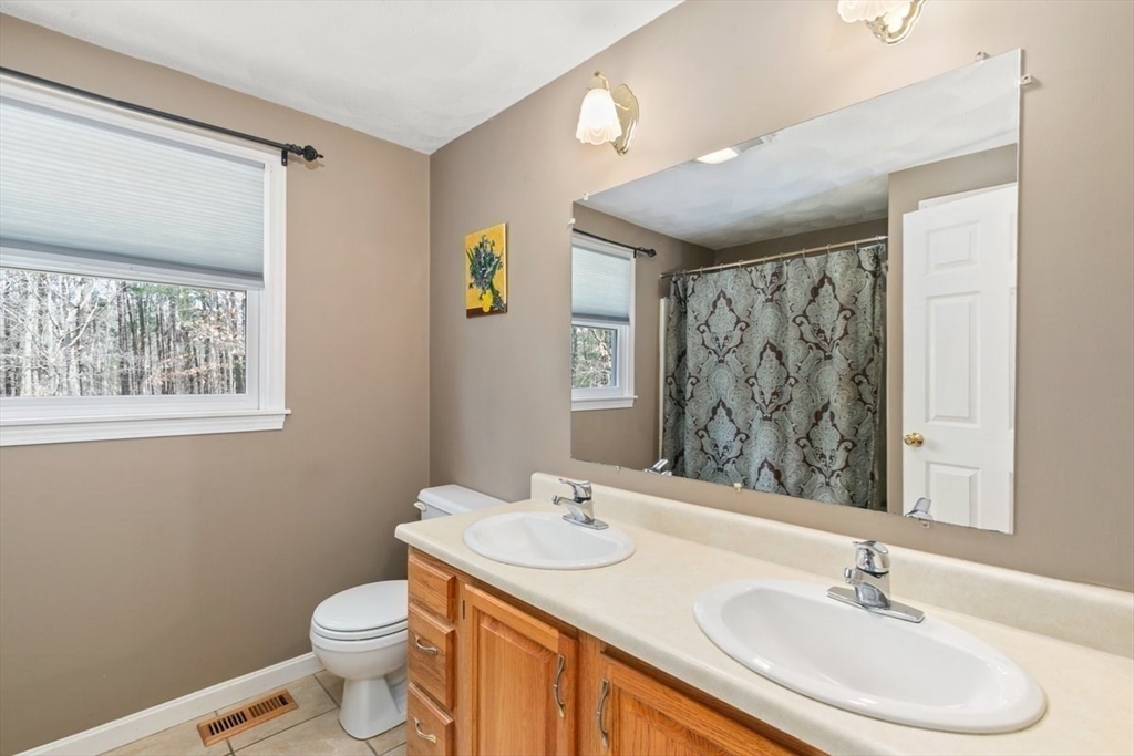 Merrimac, Massachusetts, 01860, United States, 3 Bedrooms Bedrooms, ,3 BathroomsBathrooms,Residential,For Sale,1983762