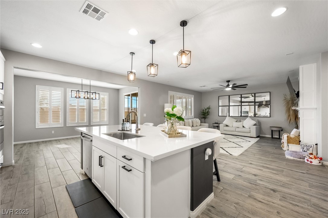 Las Vegas, Nevada, 89183, United States, 4 Bedrooms Bedrooms, ,3 BathroomsBathrooms,Residential,For Sale,1908319