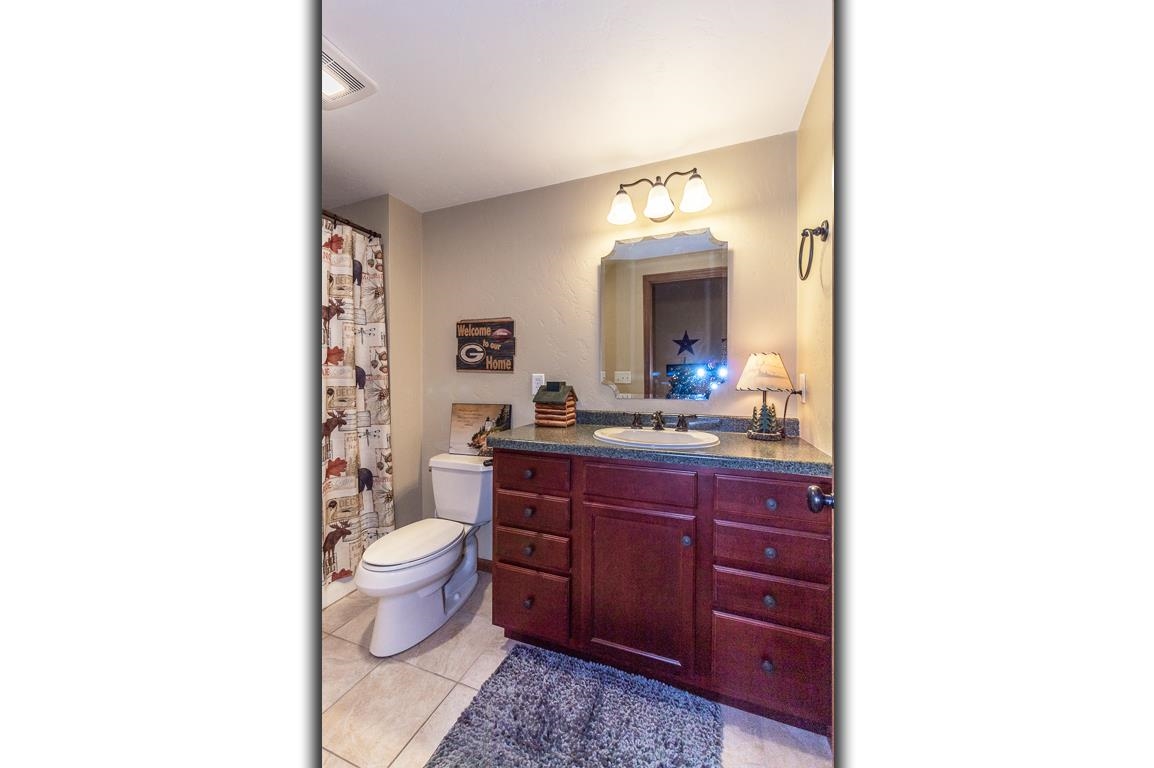 New London, Wisconsin, 54961-8857, United States, 4 Bedrooms Bedrooms, ,4 BathroomsBathrooms,Residential,For Sale,2001494