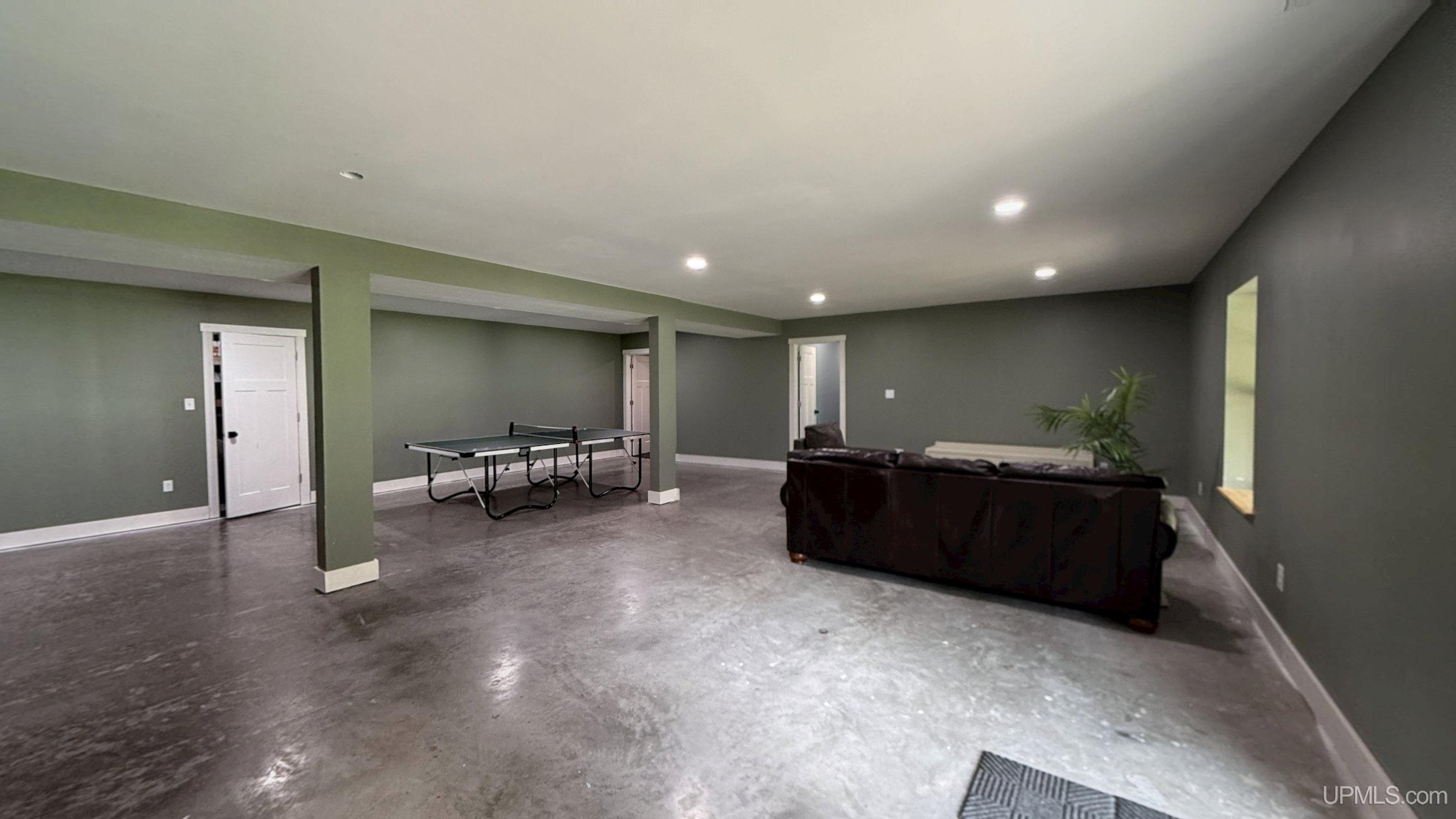 Hancock, Michigan, 49930, United States, 3 Bedrooms Bedrooms, ,3 BathroomsBathrooms,Residential,For Sale,1901071