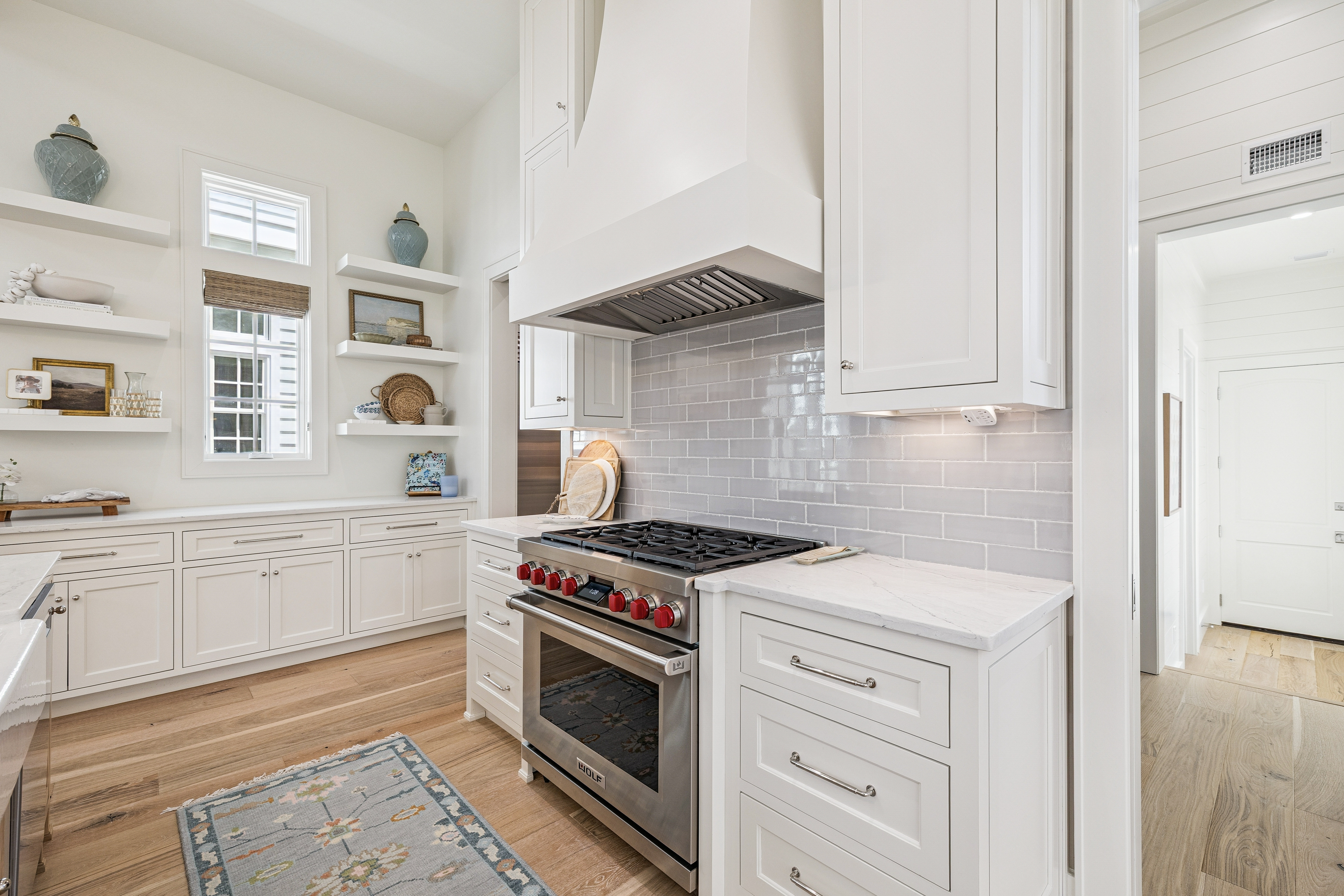  Refined Coastal Residence With Designer Interiors And Exceptional Craftsmanship - 物件實景