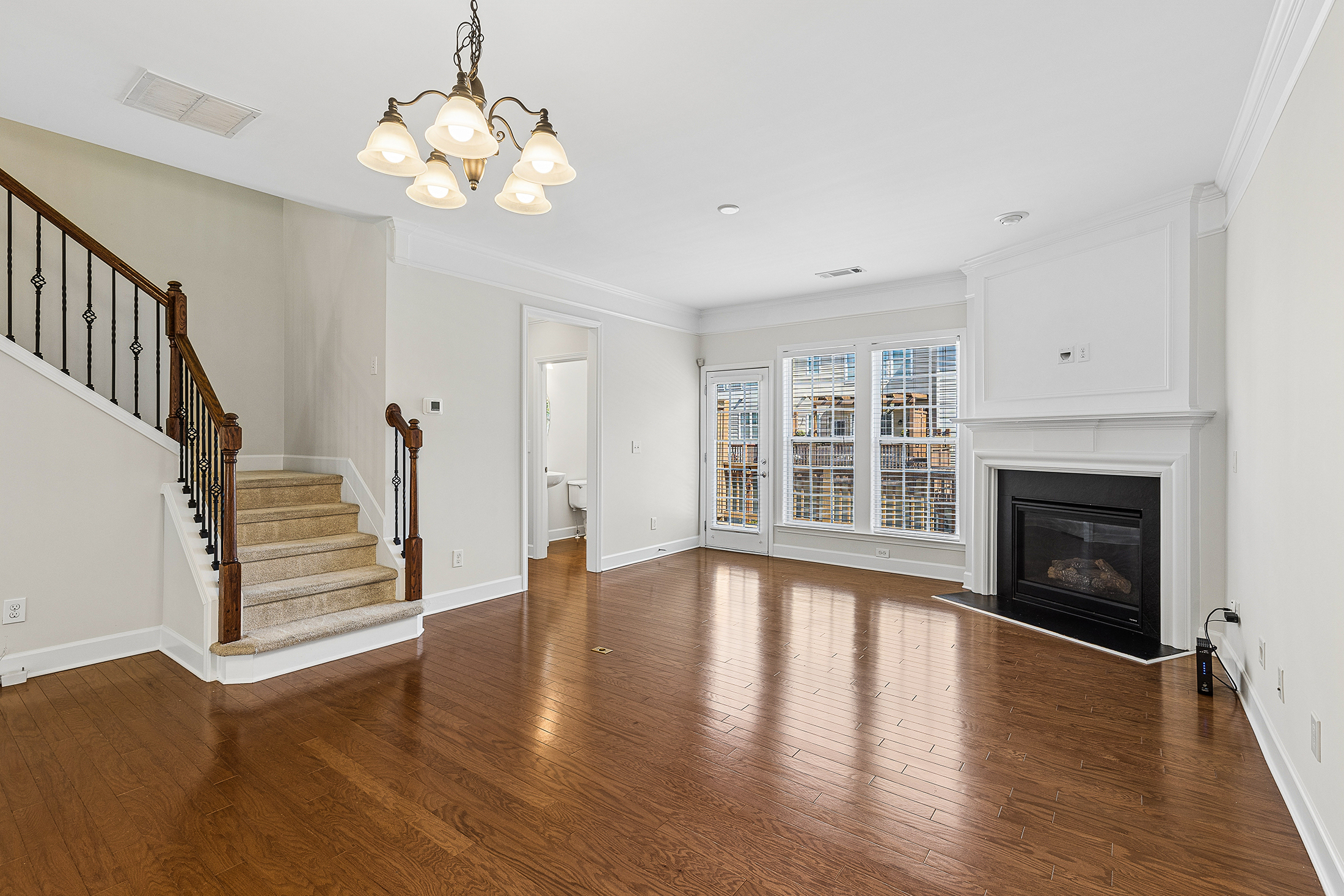  Impeccably Maintained End Unit Townhome in an Exceptional Smyrna Location - 物件實景