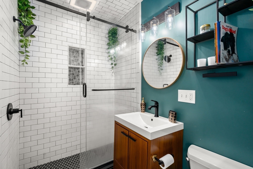 Boston, Massachusetts, 02129, United States, 1 Bedroom Bedrooms, ,1 BathroomBathrooms,Residential,For Sale,1911584