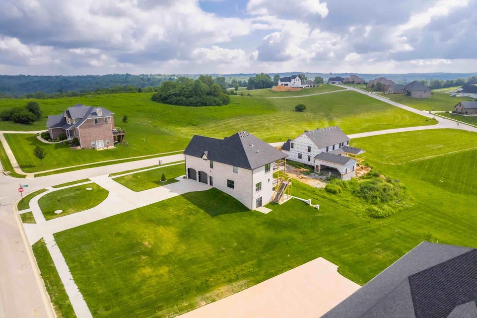 Richmond, Kentucky, 40475, United States, 5 Bedrooms Bedrooms, ,5 BathroomsBathrooms,Residential,For Sale,1881286