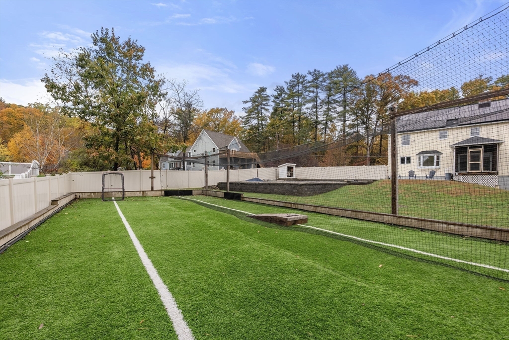 Greenfield, Massachusetts, 01301, United States, 4 Bedrooms Bedrooms, ,4 BathroomsBathrooms,Residential,For Sale,1967779