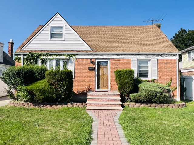 Monaco Ave, Elmont, NY 11003
