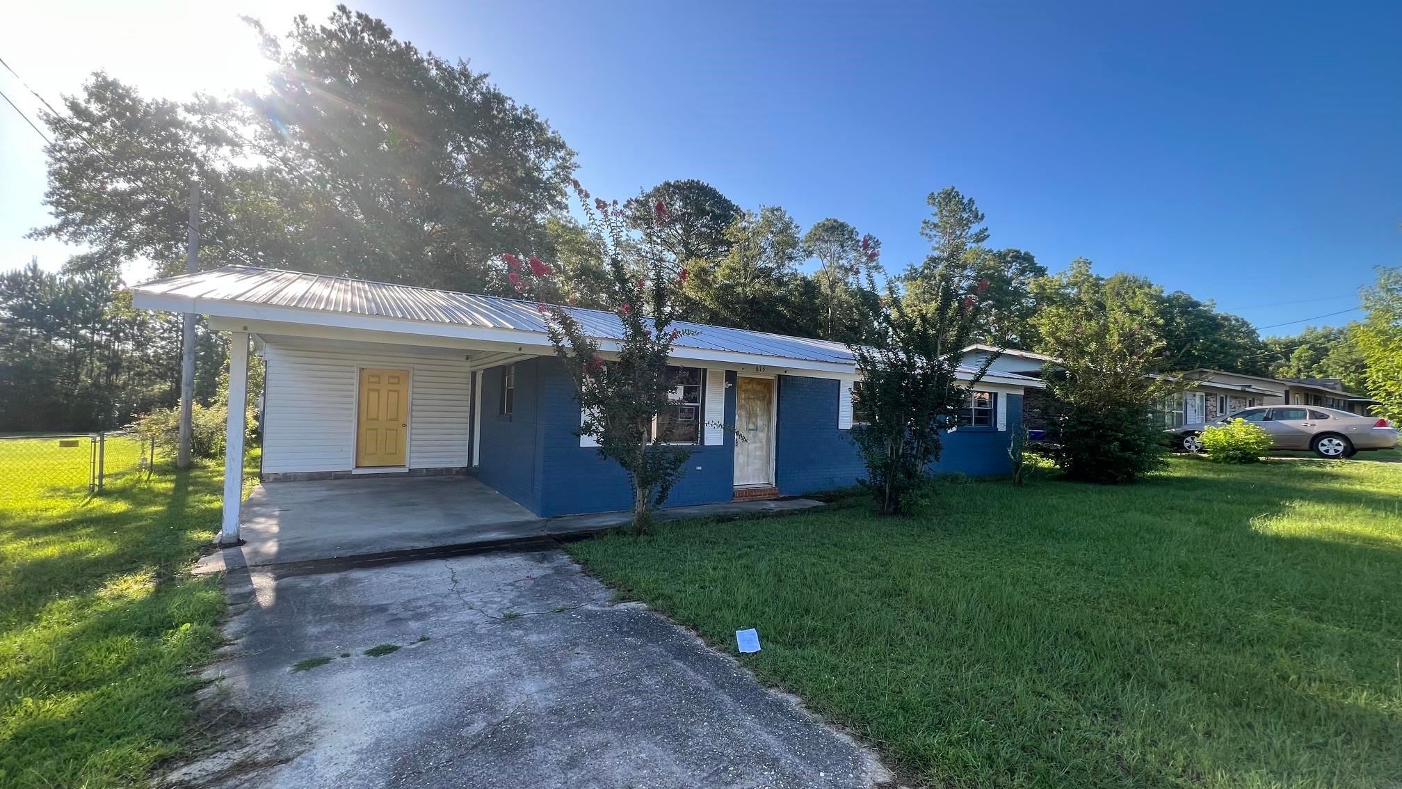 Gavins St, Opp, AL 36467