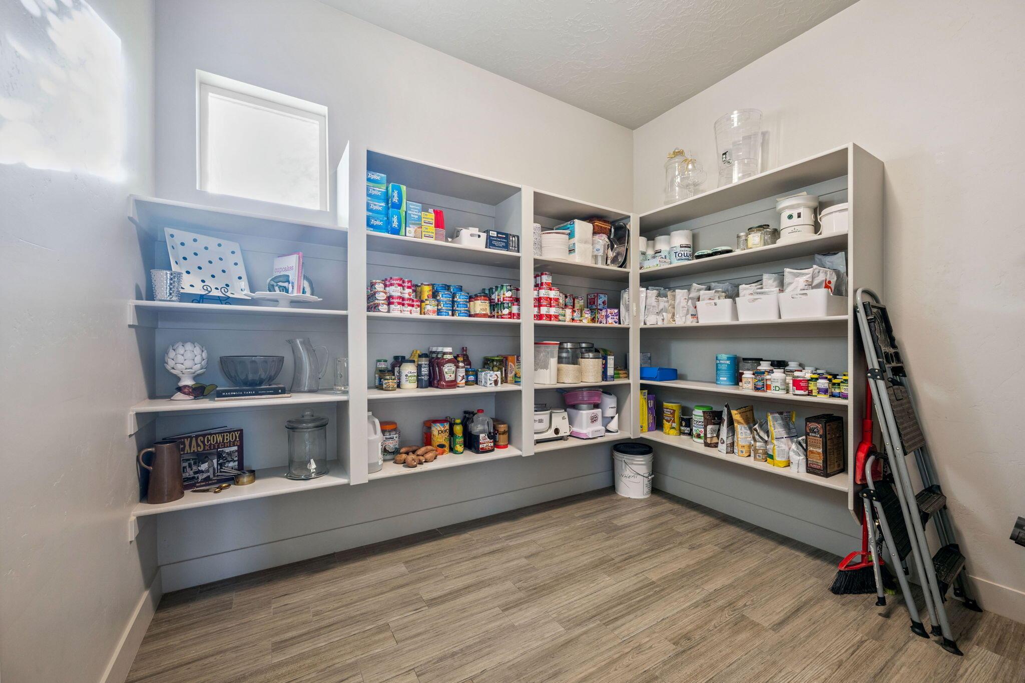 St George, Utah, 84790, United States, 6 Bedrooms Bedrooms, ,6 BathroomsBathrooms,Residential,For Sale,1975386