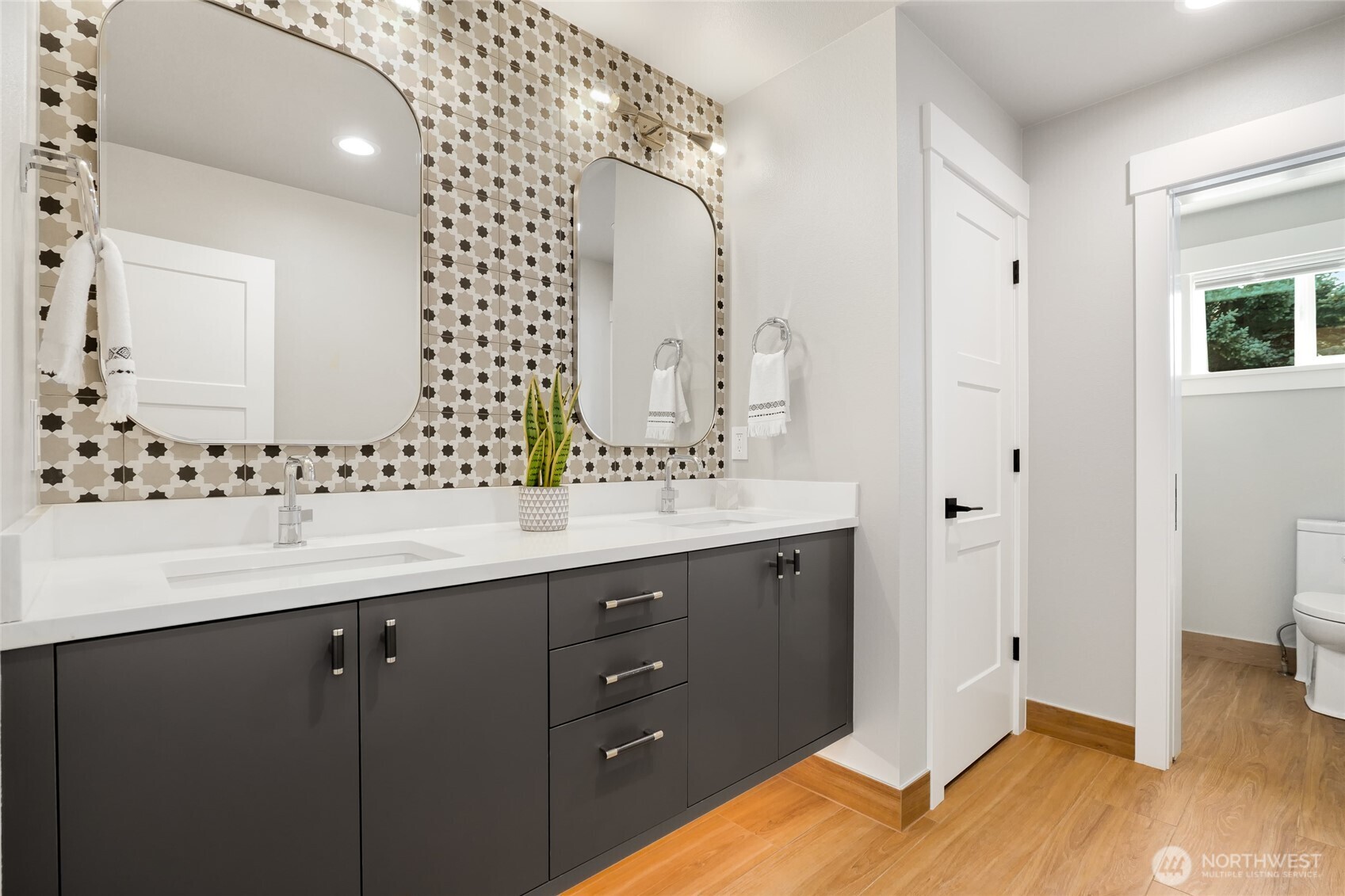 Bothell, Washington, 98021, United States, 5 Bedrooms Bedrooms, ,3 BathroomsBathrooms,Residential,For Sale,1949768