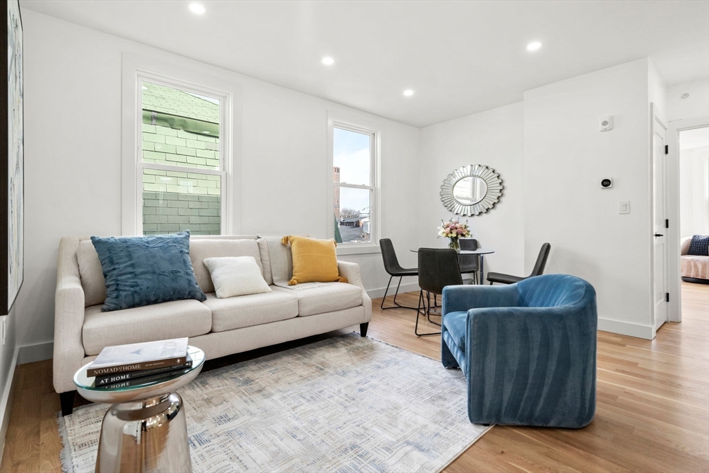 Somerville, Massachusetts, 02143, United States, 2 Bedrooms Bedrooms, ,2 BathroomsBathrooms,Residential,For Sale,1906626