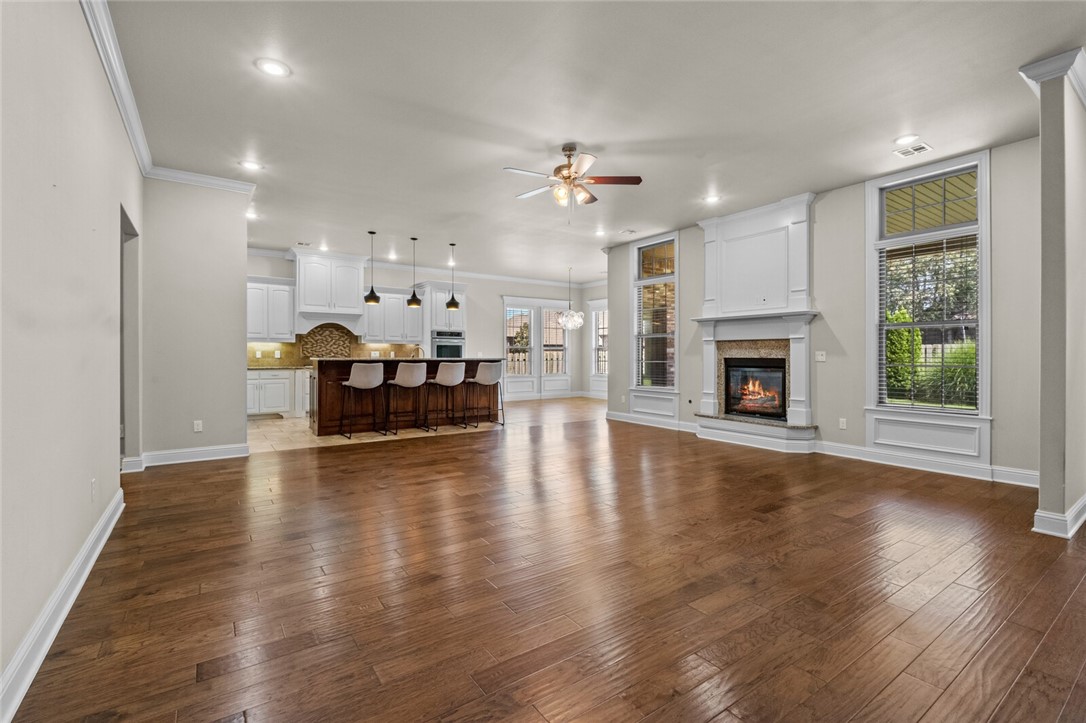 Rogers, Arkansas, 72758, United States, 5 Bedrooms Bedrooms, ,4 BathroomsBathrooms,Residential,For Sale,1882904