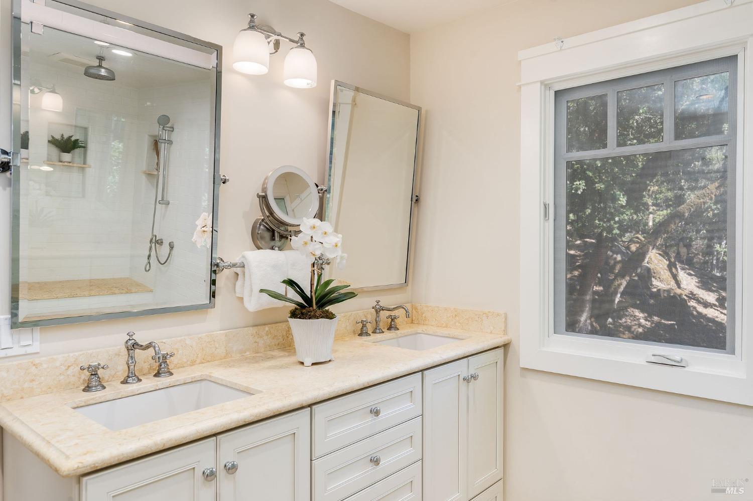 Calistoga, California, 94515, United States, 4 Bedrooms Bedrooms, ,5 BathroomsBathrooms,Residential,For Sale,1805301