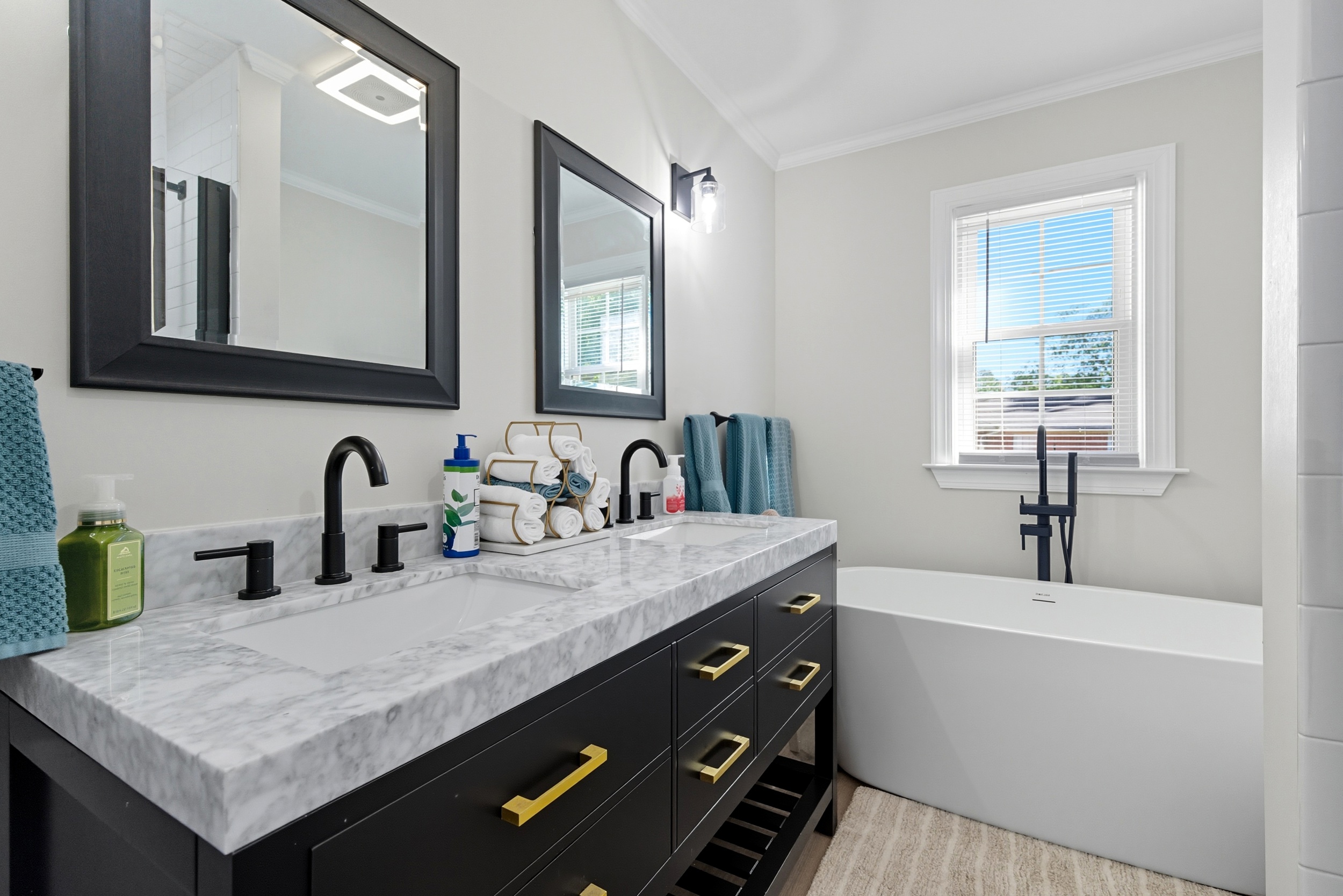 Deltaville, Virginia, 230432093, United States, 4 Bedrooms Bedrooms, ,4 BathroomsBathrooms,Residential,For Sale,1983075