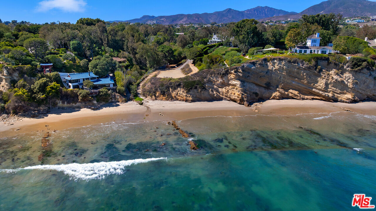 Malibu, California, 90265, United States, 3 Bedrooms Bedrooms, ,3 BathroomsBathrooms,Residential,For Sale,1949478