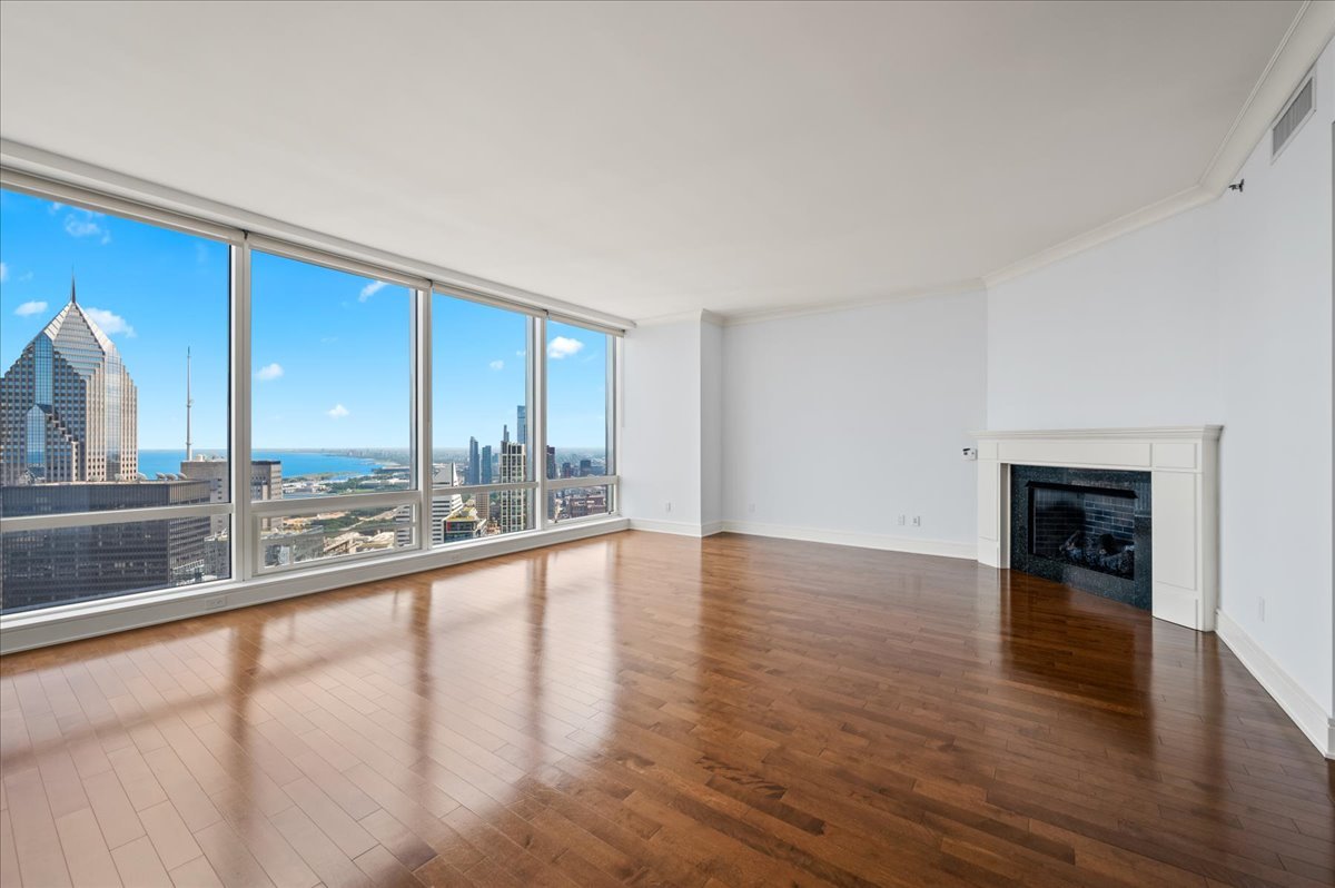 Chicago, Illinois, 60611, United States, 2 Bedrooms Bedrooms, ,3 BathroomsBathrooms,Residential,For Sale,1927398