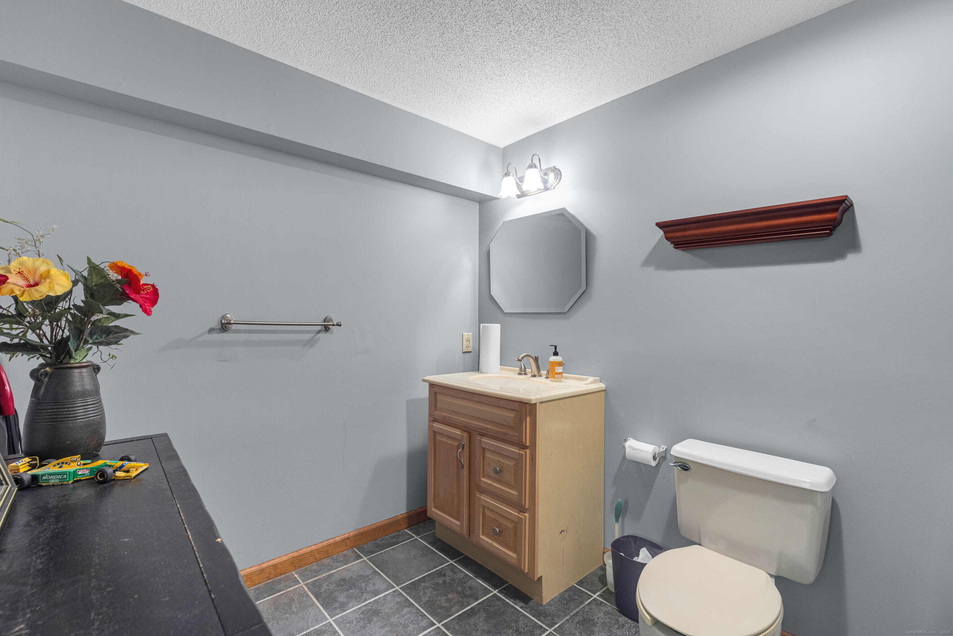 Windsor, Connecticut, 06095, United States, 4 Bedrooms Bedrooms, ,5 BathroomsBathrooms,Residential,For Sale,2000550