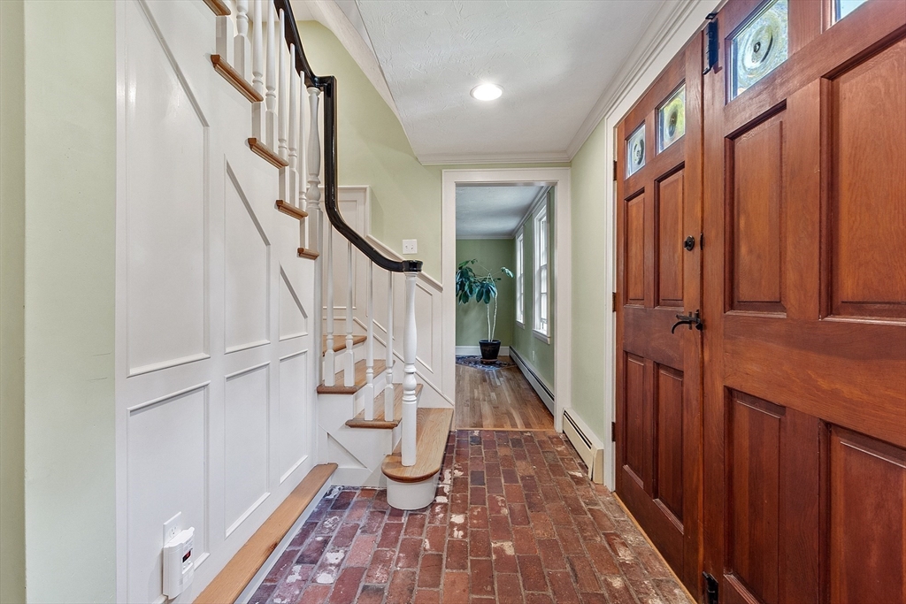 Harvard, Massachusetts, 01451, United States, 4 Bedrooms Bedrooms, ,3 BathroomsBathrooms,Residential,For Sale,1895832