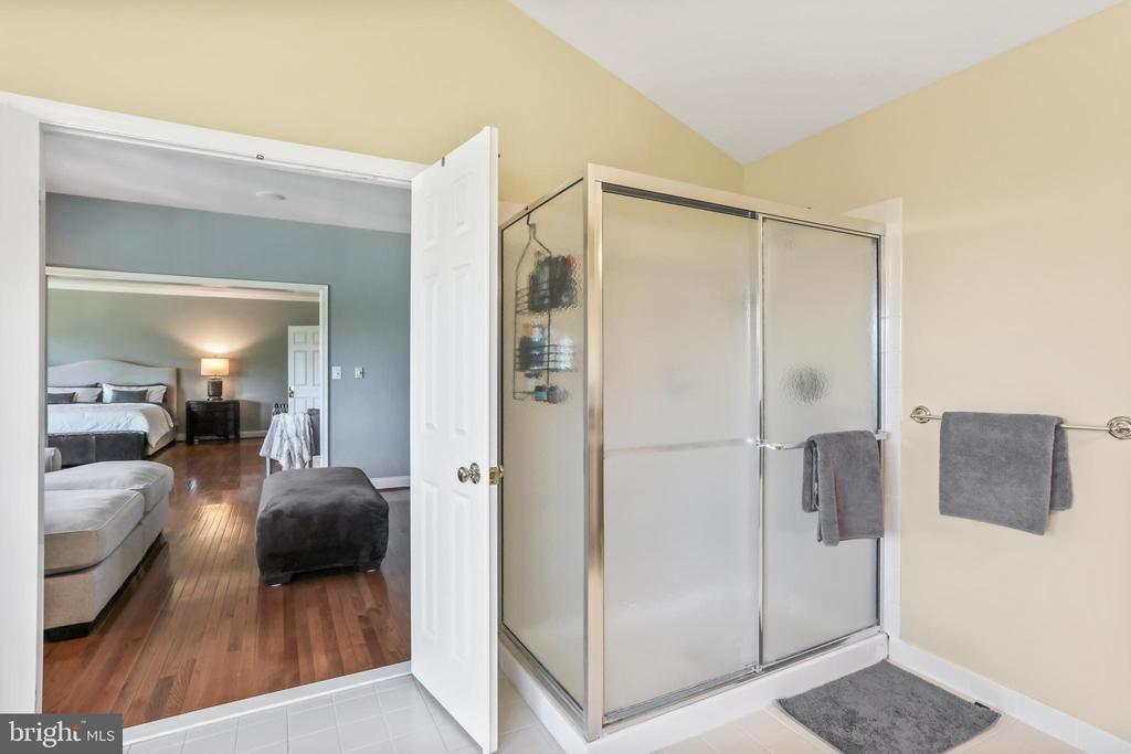 Waterford, Virginia, 20197, United States, 4 Bedrooms Bedrooms, ,5 BathroomsBathrooms,Residential,For Sale,1941290